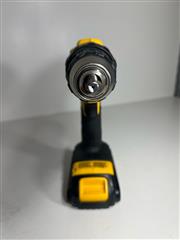 DEWALT DCD771 WITH BATTERY NO CHARGER